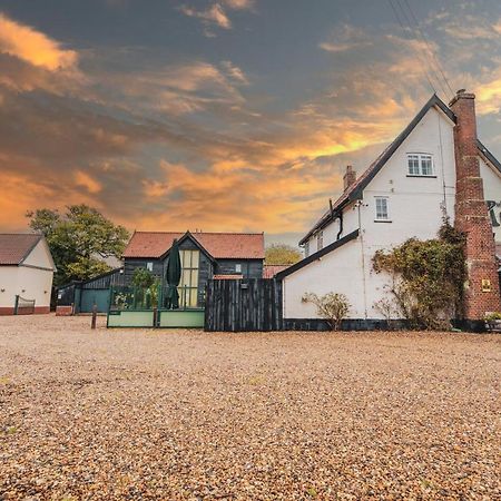The Auberge Yaxley  Exterior foto