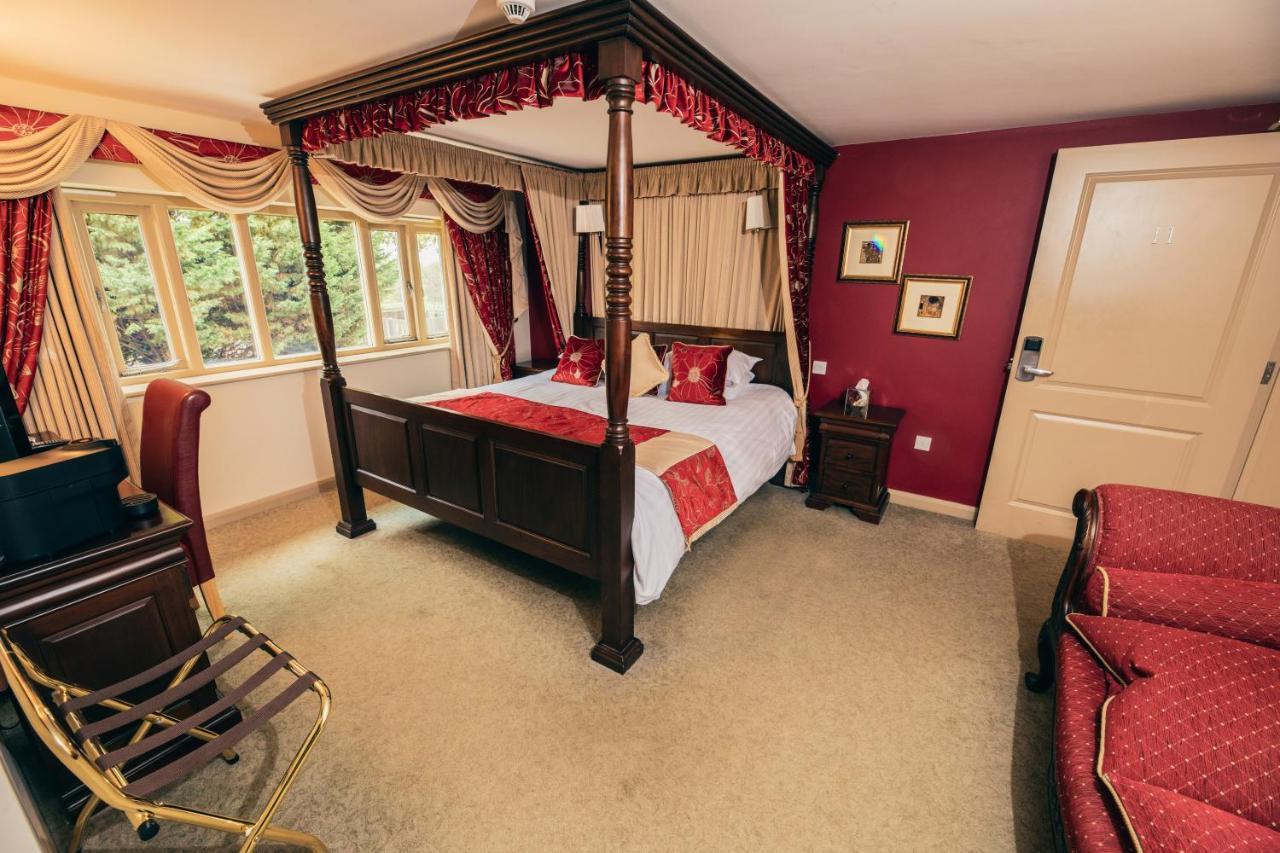 The Auberge Yaxley  Exterior foto